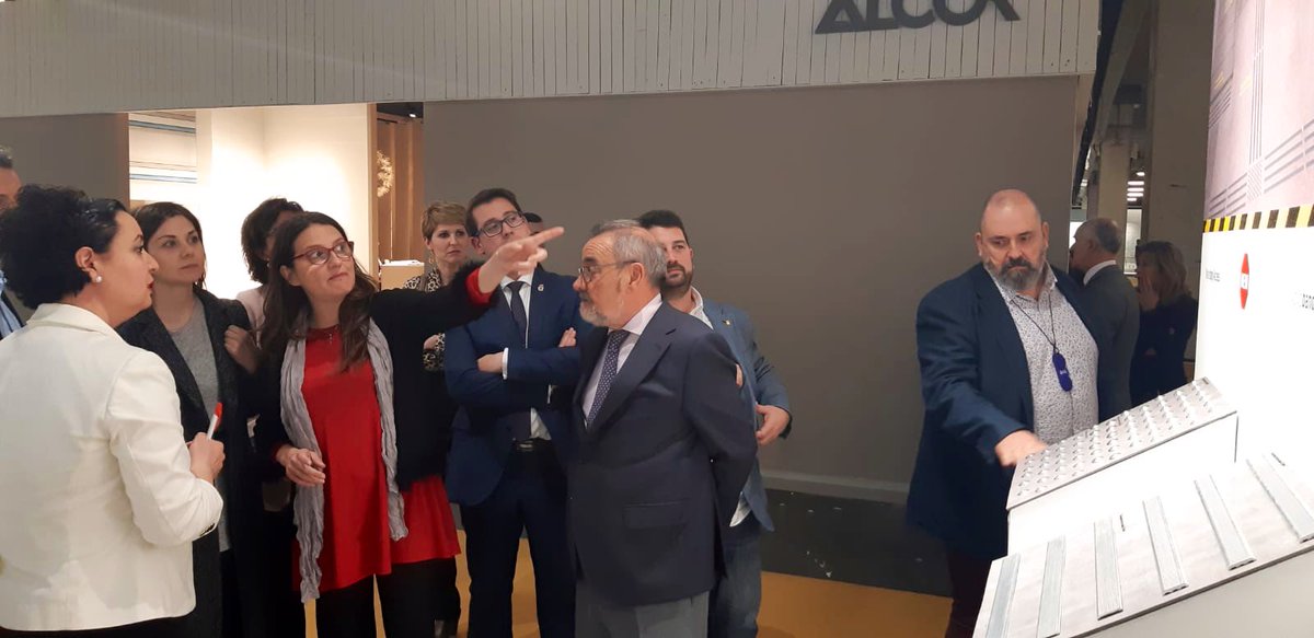 Oltra ensalza a la industria cerámica como ejemplo en innovación y liderazgo exportador  