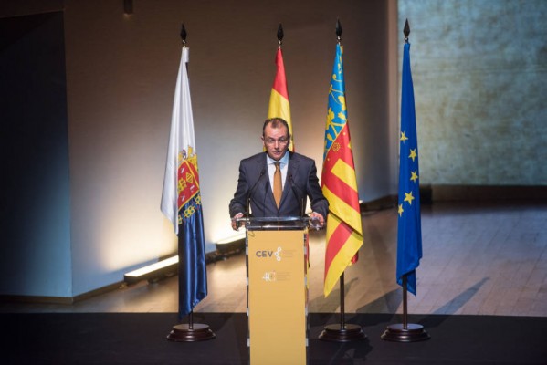 Navarro invita a toda la sociedad a imitar el proceso de 