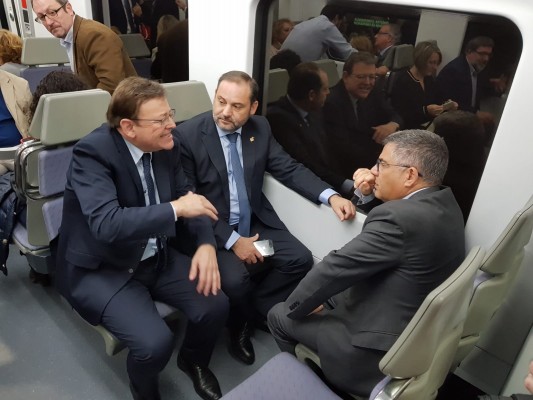 Ábalos y Puig inauguran las nuevas frecuencias de Cercanías a Vinaròs con la ausencia de PP y Cs