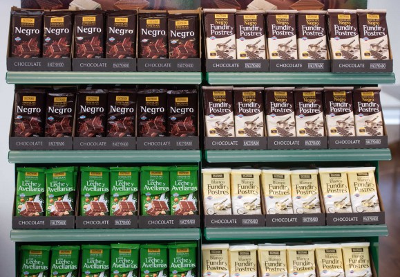 Dentro de Antiu Xixona: así se fabrican el turrón y el chocolate que compras en Mercadona