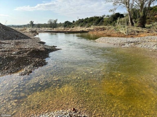 Tírig y Les Coves de Vinromà inician las obras para restablecer el agua potable tras la Dana