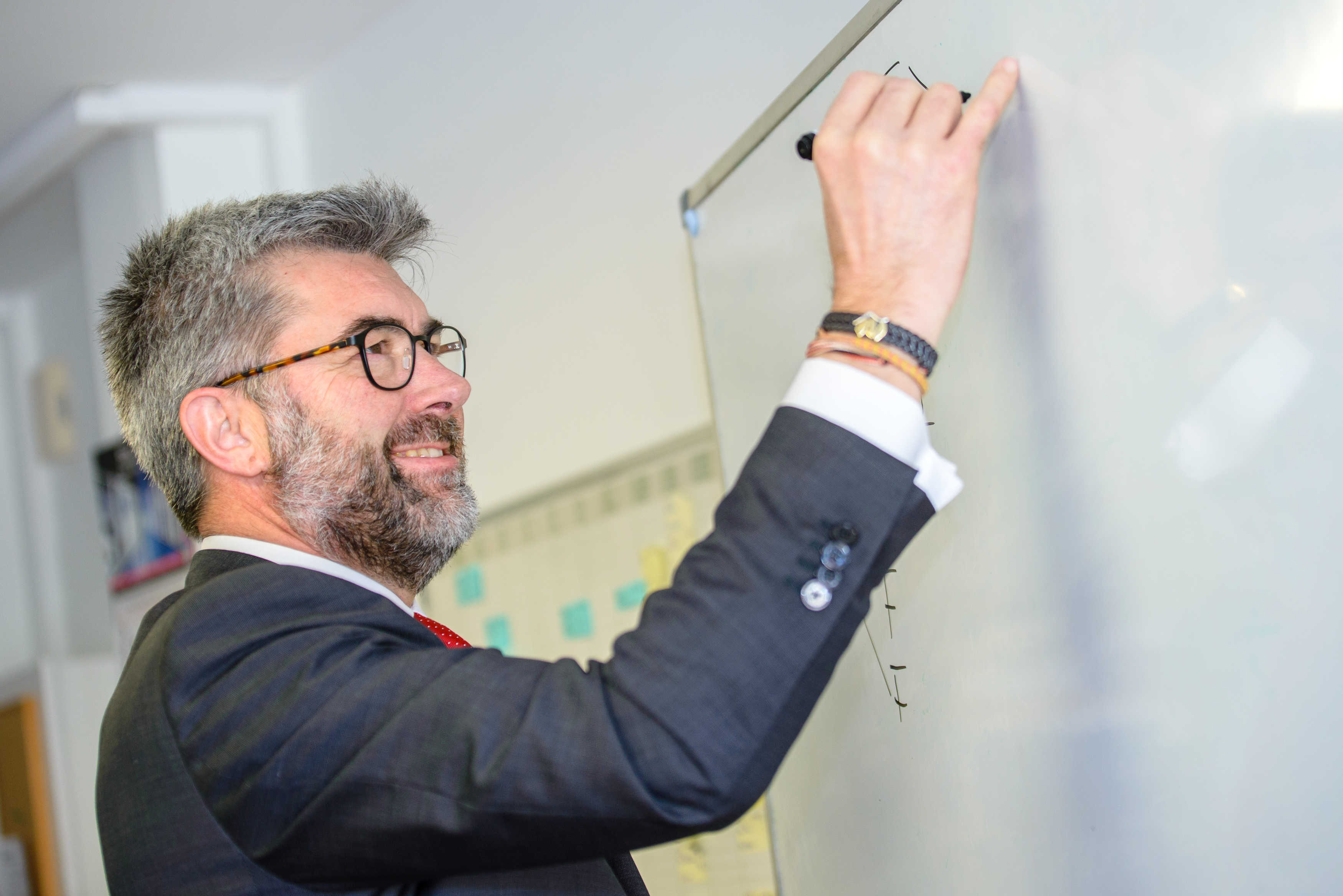 Las 'mafias', un efecto multiplicador que generan algunas tecnológicas
