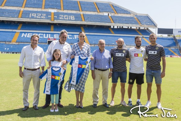 La Federación de Hogueras y el Hércules premiarán al mejor ninot sobre el club blanquiazul