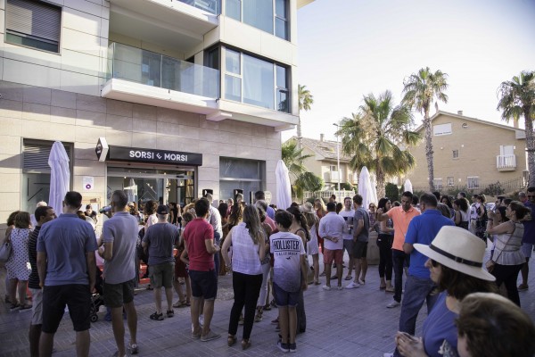 El nuevo restaurante Sorsi e Morsi de la Patacona inaugura con una fiesta no típicamente italiana