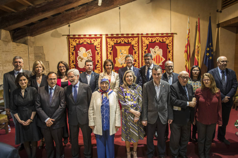 Les Corts defienden el diálogo, el consenso y la autonomía