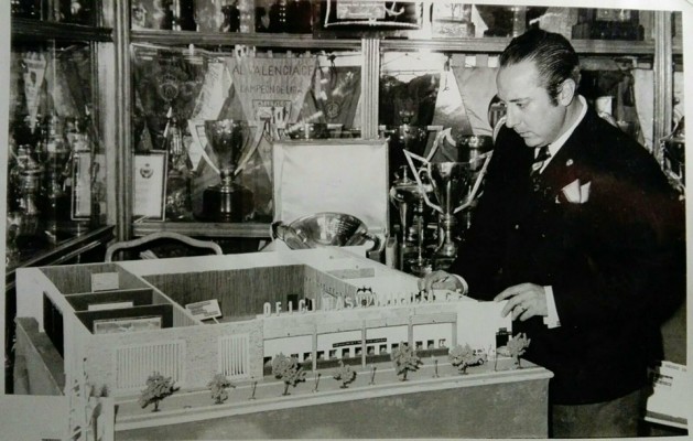 Vicente Peris Lozar, Ilustre ciudadano de la Bajada de San Francisco
