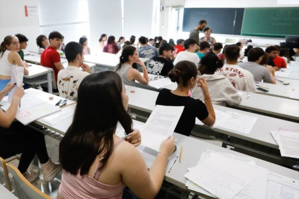 Educación permitirá ampliar el horario lectivo para alumnos afectados por la Dana que hagan la PAU