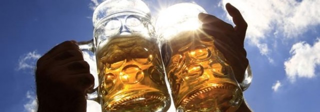 La mezcla perfecta para los españoles en verano: gazpacho y cerveza 