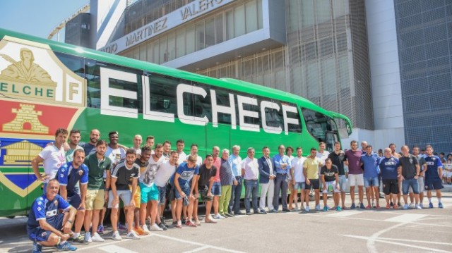 El Elche estrena autobús