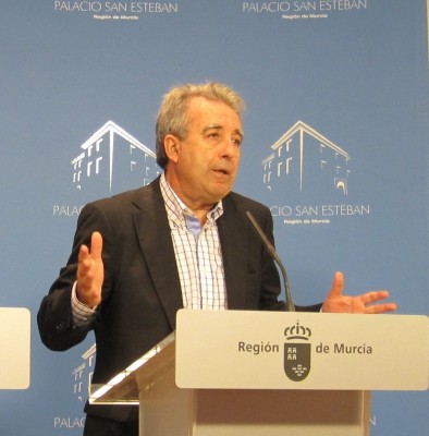 La jueza abre juicio al exconsejero Cerdá y otros 14 investigados por la Desaladora de Escombreras
