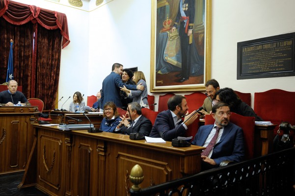 El tripartito de Elche saca los presupuestos a costa de más protagonismo para Ciudadanos