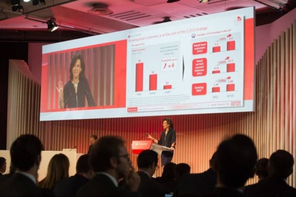 Banco Santander sigue trabajando en la fusión de su gestora de fondos con la de Unicredit