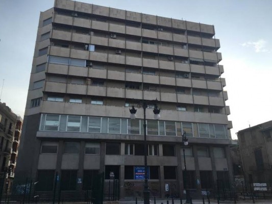 La Universidad Católica realquila un local a la Agencia Tributaria tras los derrumbes en su sede