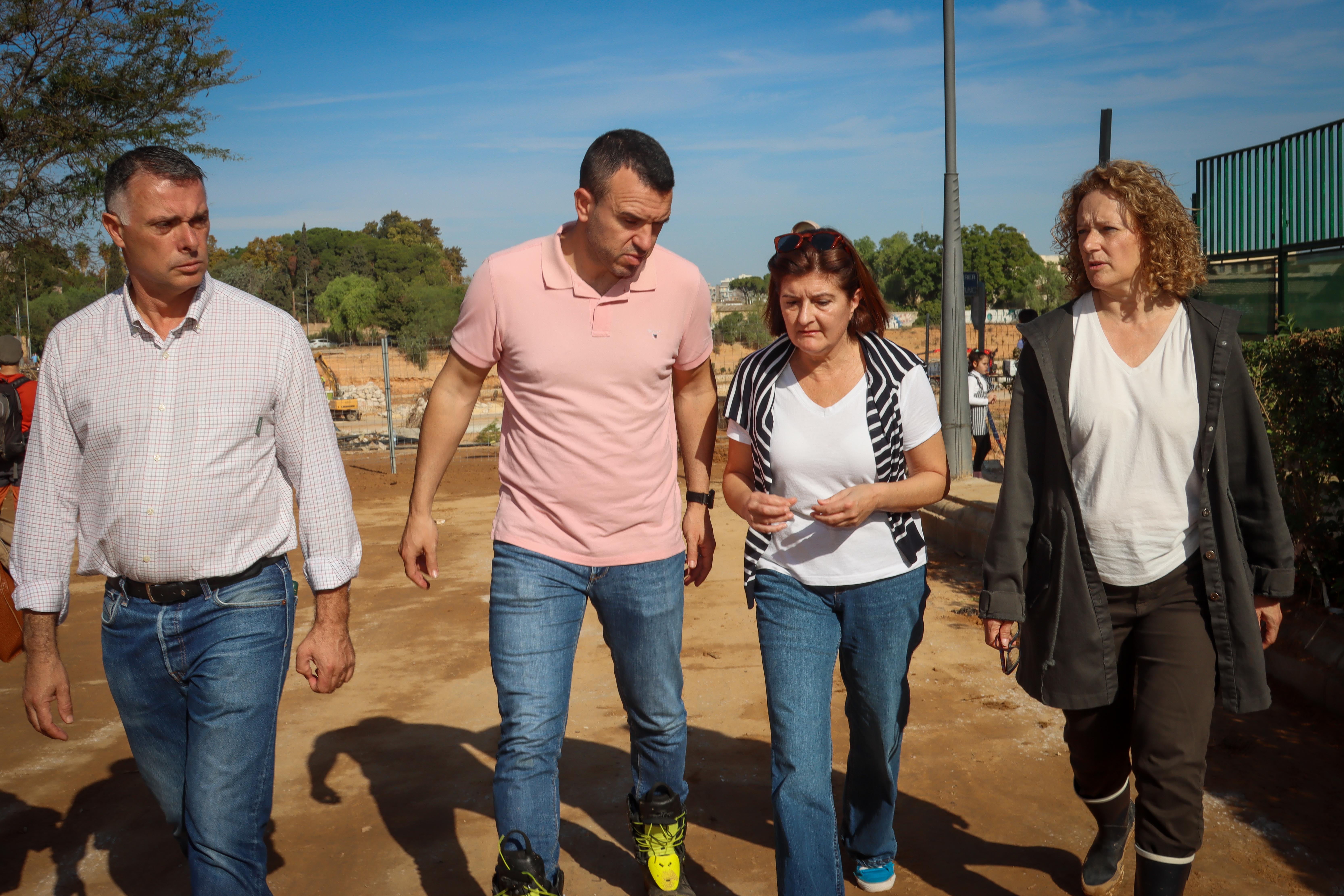 El presidente de la Diputación visita el municipio de Torrent, afectado por la Dana. Foto: DIPUTACIÓN DE VALENCIA  - 