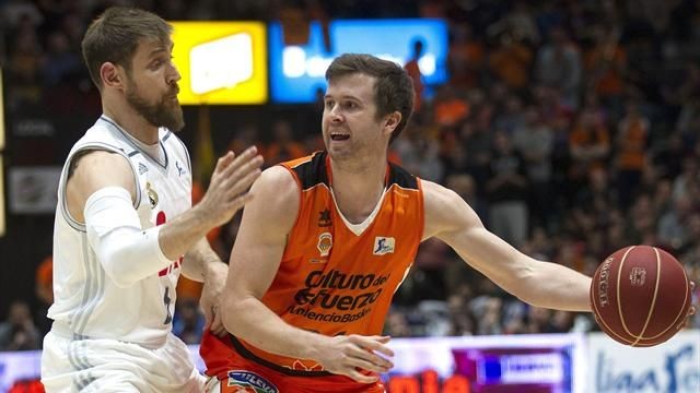 La ACB reconoce un cambio de criterio arbitral que favoreció al Real Madrid el pasado domingo en la Fonteta