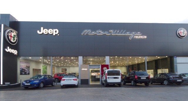Motor Village Valencia recibe a Luca Parasacco para presentar la renovación integral de sus instalaciones