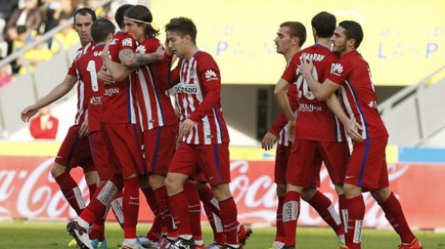 Oblak y Griezmann mantienen líder al Atlético de Madrid