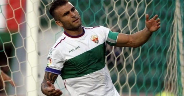El Elche cae por la mínima ante el Alavés