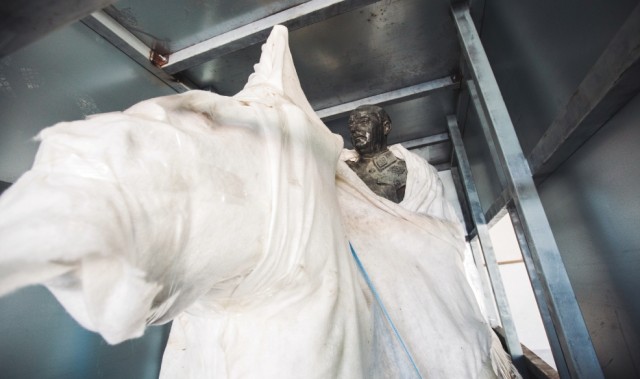 Así descubrió 'Plaza' la estatua olvidada de Franco en Valencia