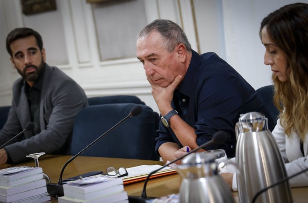 Solo Compromís pide la dimisión de Mazón en Les Corts