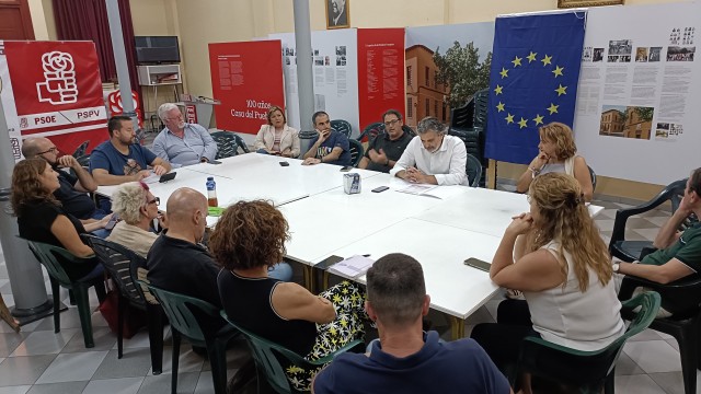 El PSOE denuncia el cierre de 26 aulas en Escuelas de Idiomas de la Vega Baja