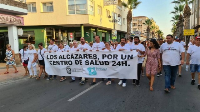 Los Alcázares exige mejoras en los servicios sanitarios al no observar 