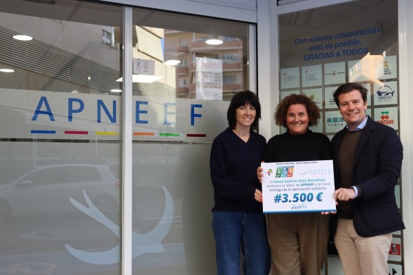  Santa Eulària Ibiza Marathon entrega a APNEEF la recaudación solidaria de 3.500€