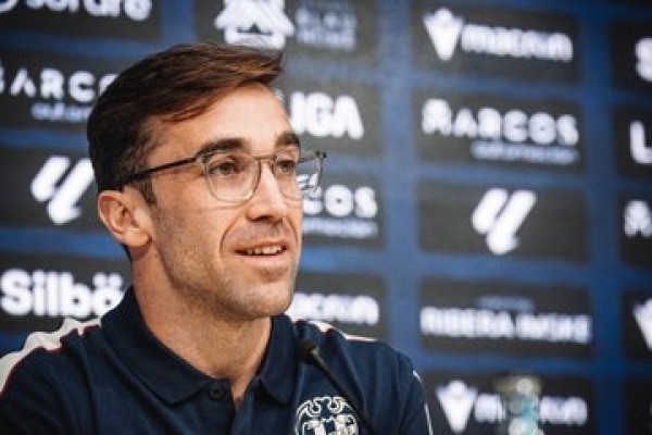 Manu Sánchez: “Mi manera de expresarme es hacia adelante, soy un lateral alegre”