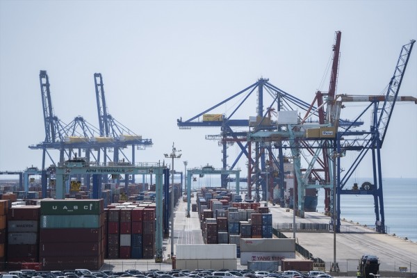 El tráfico de mercancías en los puertos españoles creció un 2,7% en 2024