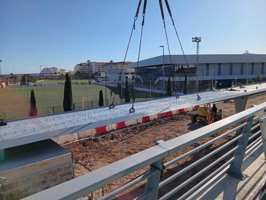 FGV prevé terminar la pasarela peatonal sobre el río Algar en abril