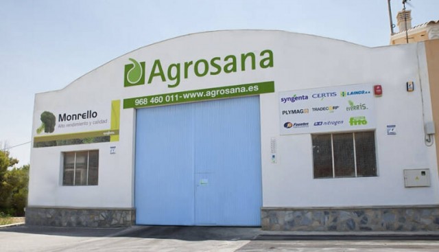 La mazarronera Agrosana da el salto fuera de la Región y compra la almeriense Fitoponiente