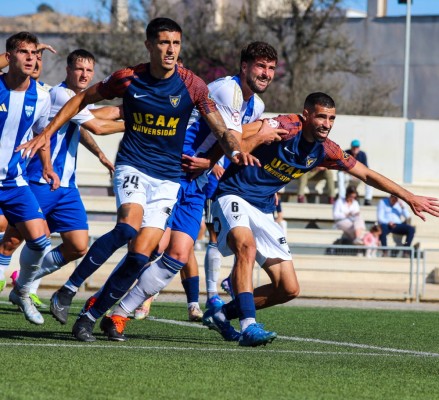 El UCAM CF pierde en La Unión tras cinco jornadas sin hacerlo y cede el liderato en Segunda RFEF