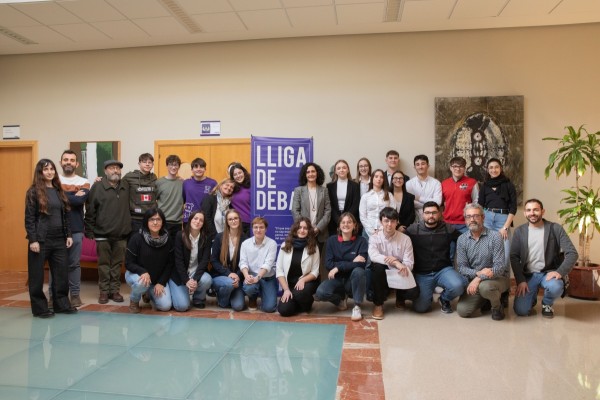 L’IES Broch i Llop de Vila-real guanya la fase local de la Lliga de Debat de Secundària i Batxillerat
