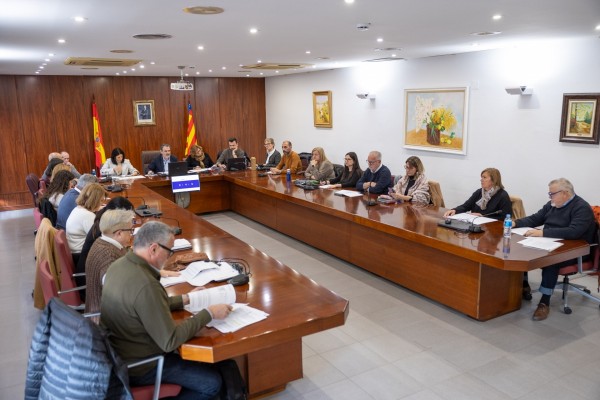 L’Alfàs aprueba la contratación del servicio de limpieza de dependencias municipales y centros docentes