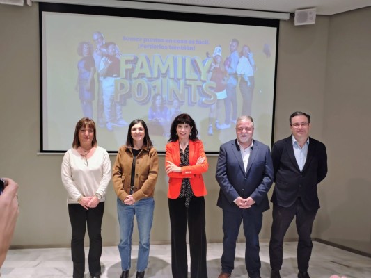 La ministra de Igualdad apoya la campaña de corresponsabilidad ‘Family Po1nts’ del Ayuntamiento de Villena