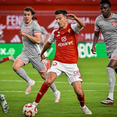El Murcia baja al tercer puesto en la Primera RFEF y el Yeclano se sitúa décimo

