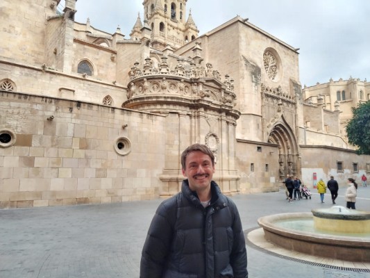 El director murciano José Manuel Carrasco estrena ‘Miocardio’: “Es una película que sienta bien”