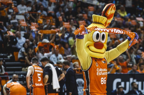 La Fonteta acogerá el martes el primer gran partido tras la dana en la zona afectada
