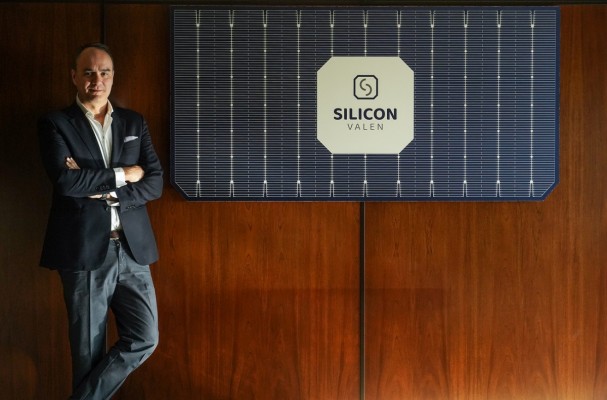 Silicon Valen detiene sus planes de producción de paneles solares por la Dana y busca nueva ubicación