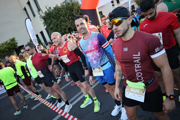 El marroquí Bilal Marhoum y la británica Melissah Gibson ganan el Maratón de Murcia