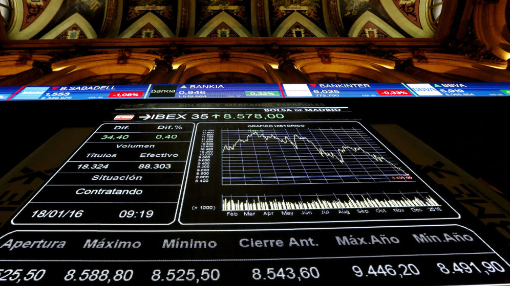 El Ibex 35 se da la vuelta a media sesión impulsado por la banca