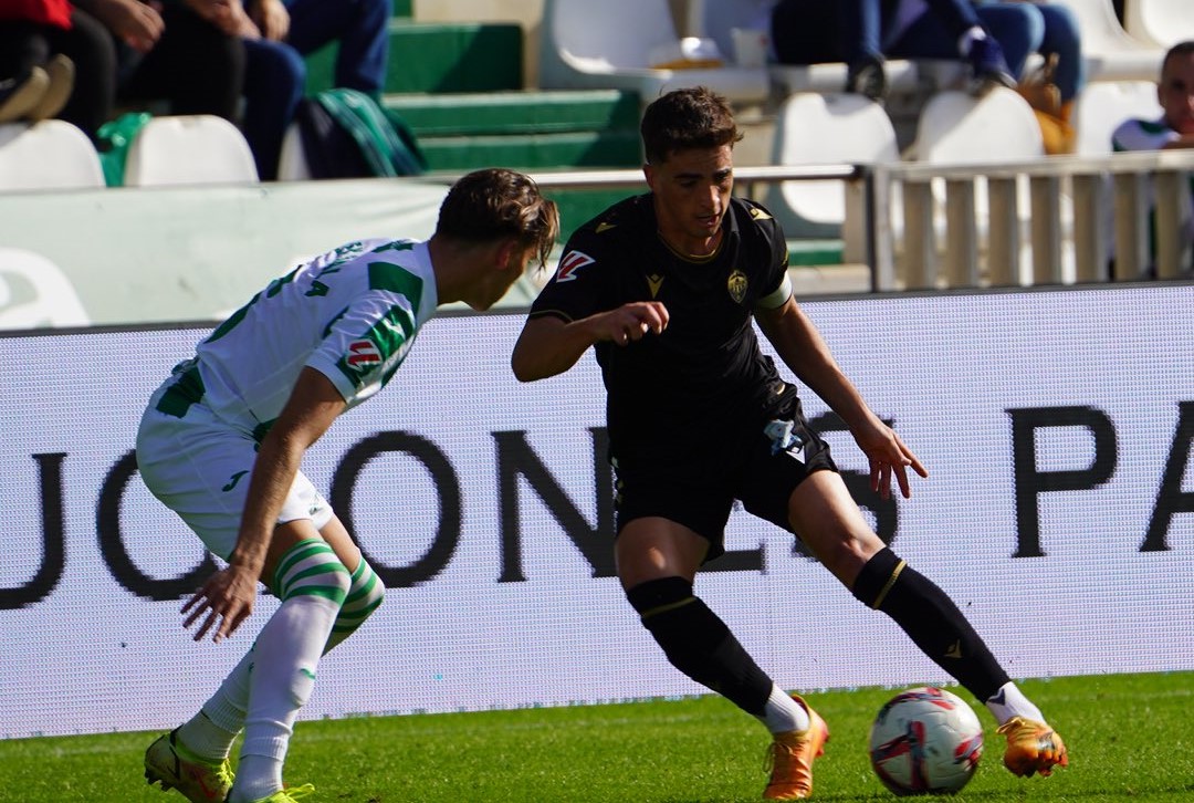 El Castellón desaprovecha un gran primer tiempo y cede el empate tras desinflarse en la reanudación