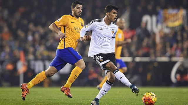 El Valencia tiene a cinco jugadores a una tarjeta de la suspensión
