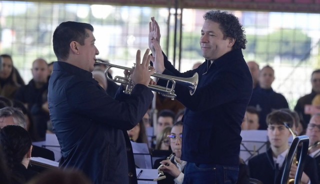 El ‘milagro’ de Dudamel en Castellar-l’Oliveral: “La música es un idioma universal que se puede sentir”