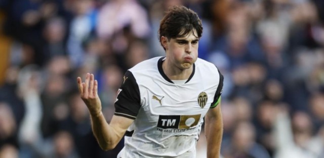 Las notas del Valencia CF 2-1 Celta de Vigo: Javi Guerra, desencadenado