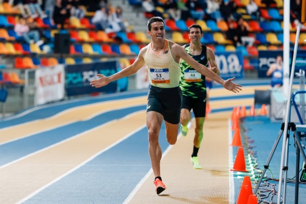 Mariano García atacará el récord de España de 800 en Valencia 