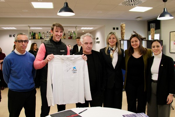 El chef Ferran Adrià imparte en Castelló un curso de gestión para más de 60 hosteleros 