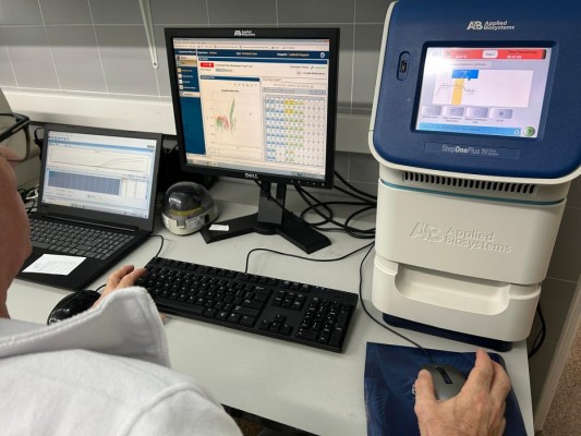 El Hospital de La Ribera incorpora dos avanzadas técnicas de diagnóstico molecular que mejoran el tratamiento del cáncer