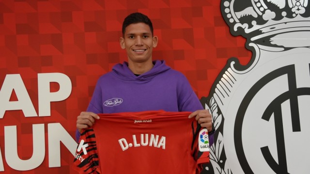El Efesé incorpora al medio Assane Ndiaye y al atacante colombiano Daniel Luna