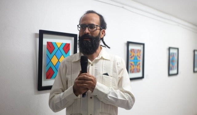 El matemático mejicano Luis Carlos Velázquez convierte los números en icono en la exposición 'Cymanticon'